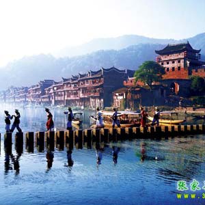 LH線：鳳凰古城、古苗寨神秘湘西一日游！